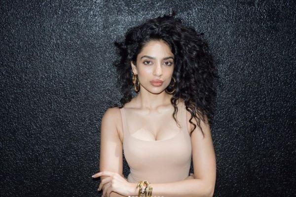 Sobhita Dhulipala figure