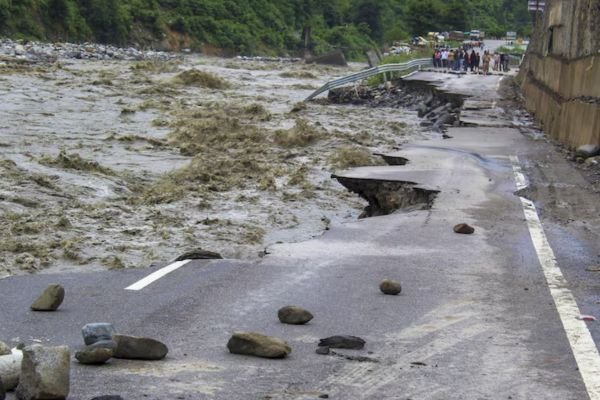 weather update himachal pradesh cloud burst